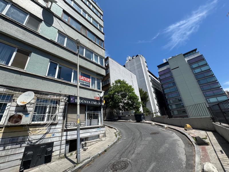 İSTANBUL ŞİŞLİ'DE 3+1 95 M2 SATILIK DAİRE